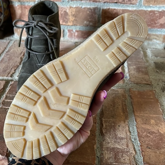 Toms Olive Suede Crepe Desert Wedge Booties - Picture 6 of 8